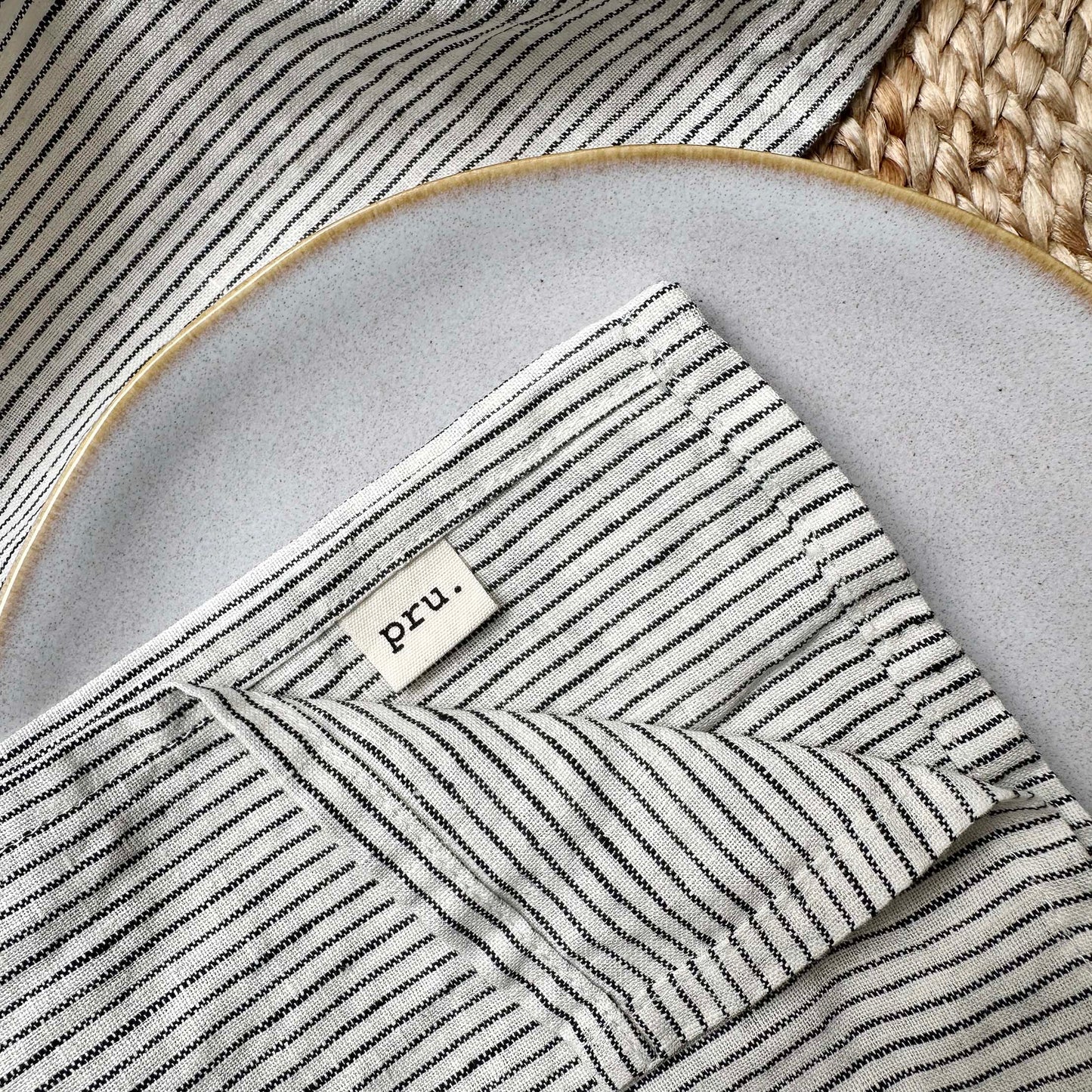 100% Essential Oil Candle, Diffuser + Tea Towel Gift Set