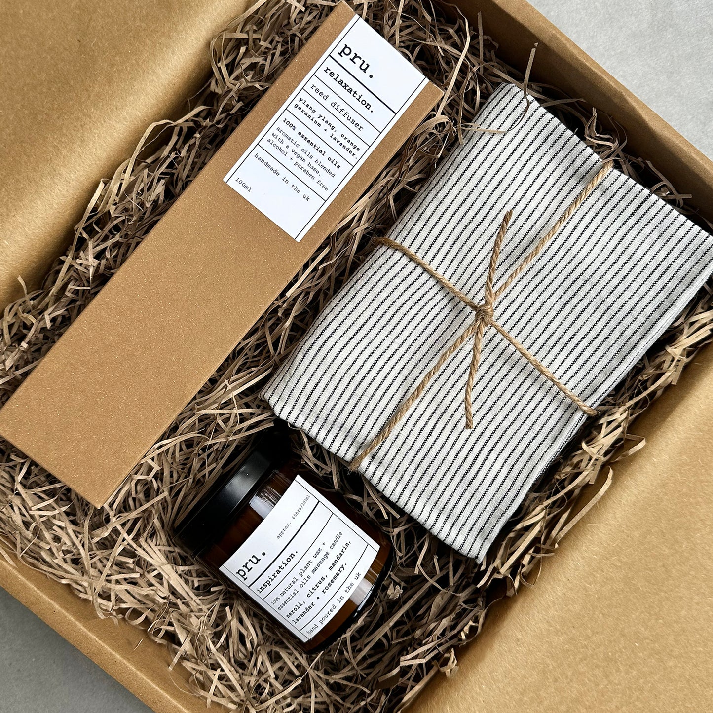 100% Essential Oil Candle, Diffuser + Tea Towel Gift Set